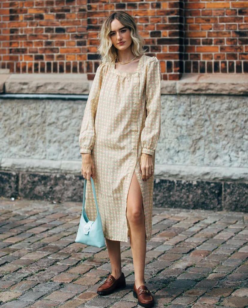 时尚玩转色彩让你轻松穿搭不出错 (100例经典色彩搭配穿搭)