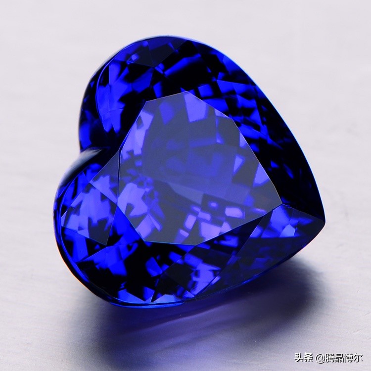 坦桑石与钻石区别,如何区分蓝晶石坦桑石和蓝宝石