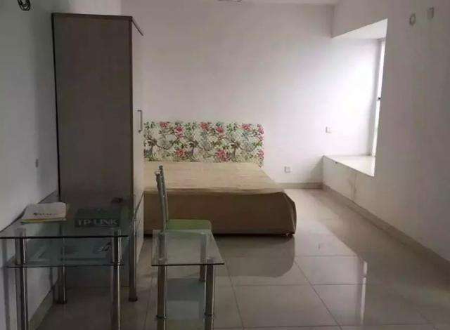 一家三口深圳住单间,一家五口在深圳租房三房二厅