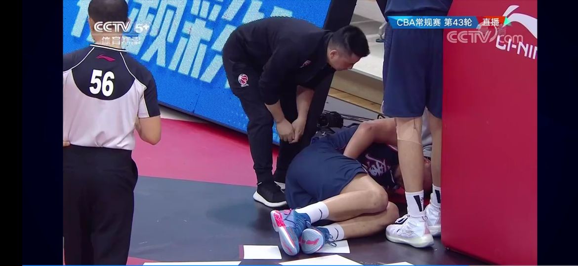 韩德君隔扣苏伟,苏伟对韩德君