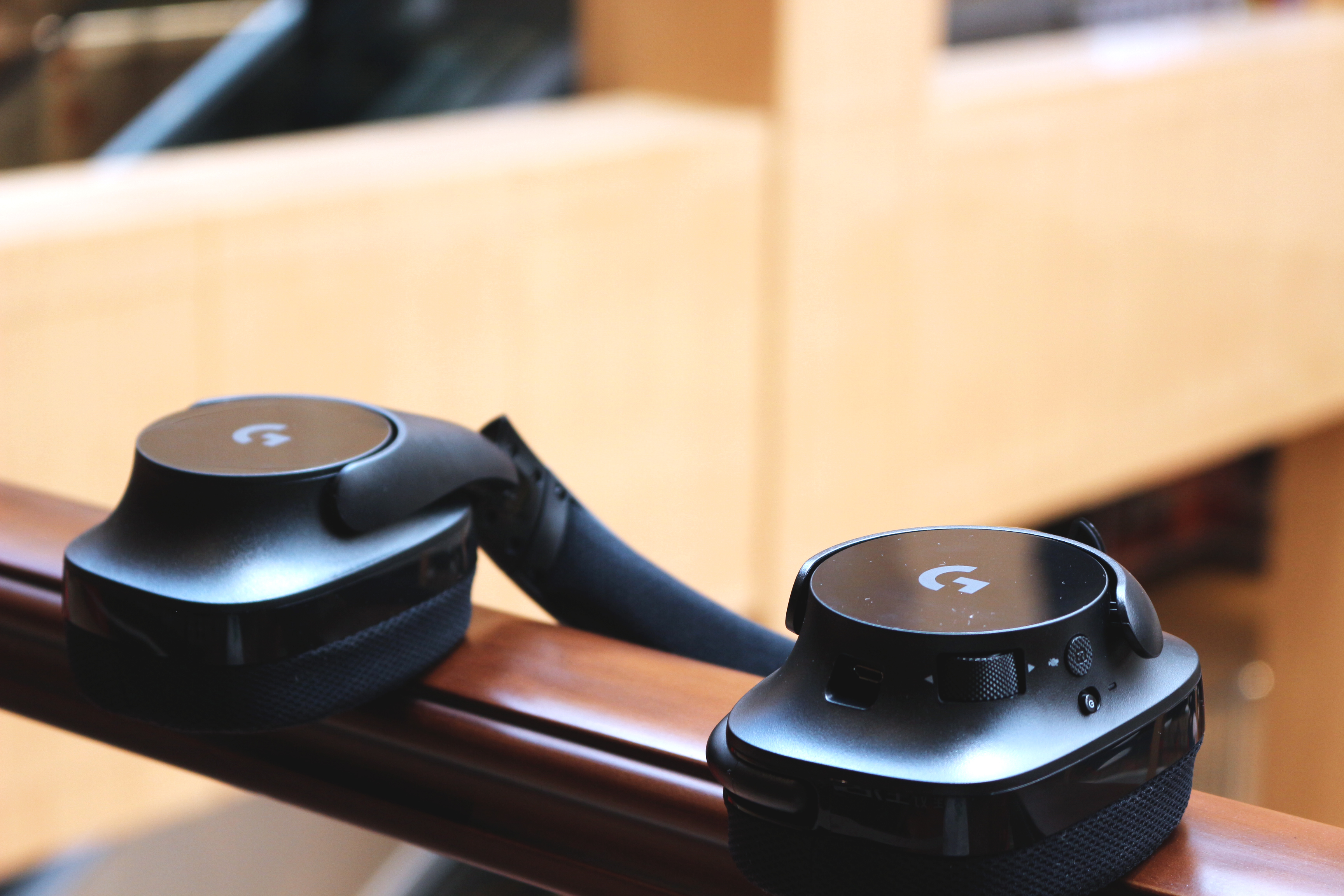 罗技g533耳机可以连接手机吗,罗技g633耳机和金士顿飓风耳机