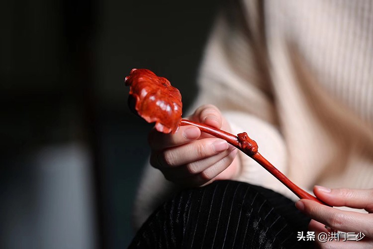 现在开定制家具厂前景怎么样,现在开一家日用品厂值得投资吗