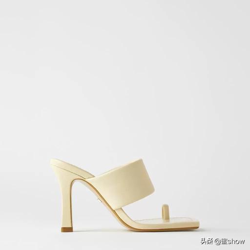 zara早春新款珍珠鞋,zara复古小白鞋