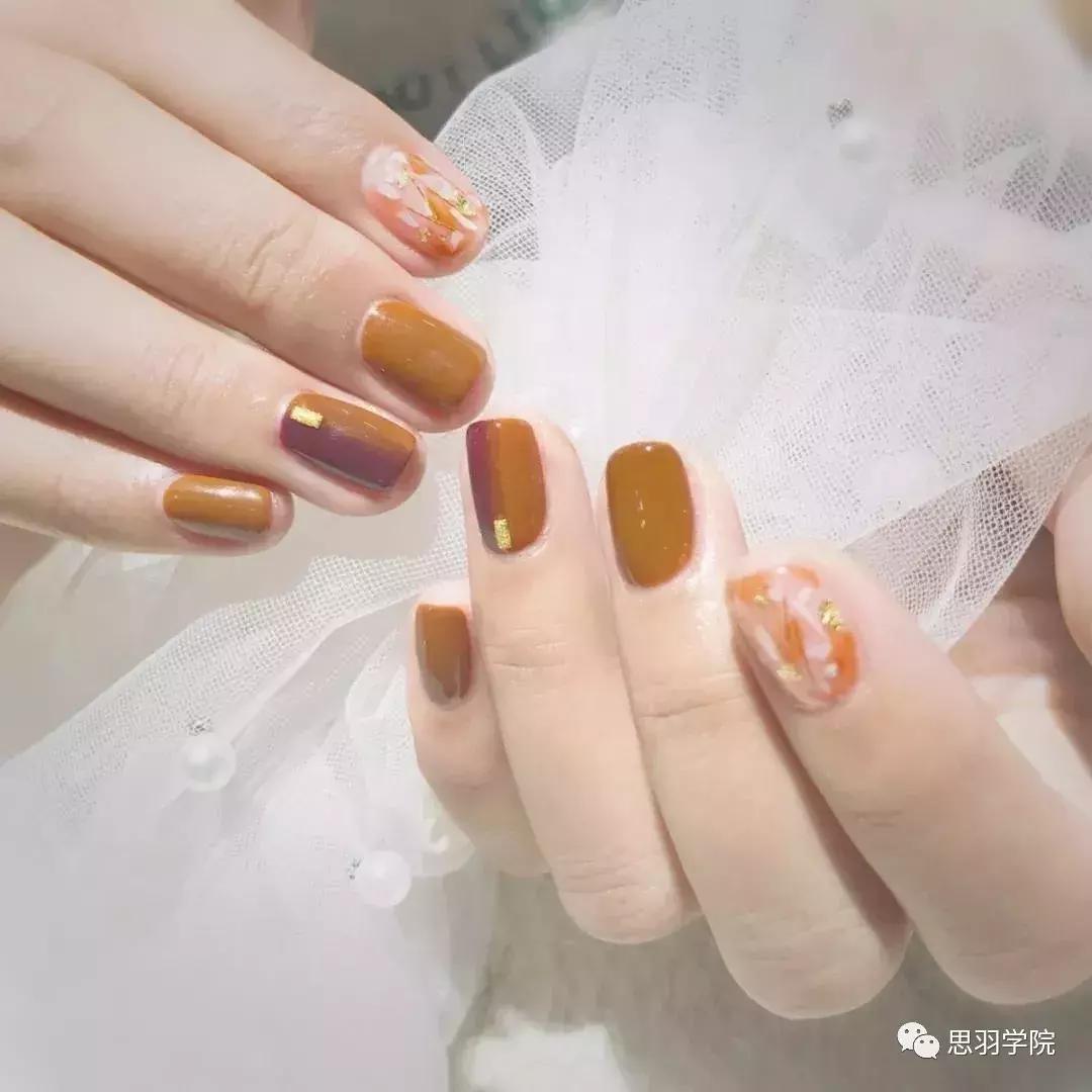 美甲店吸引客户进店,美甲店怎样与顾客沟通