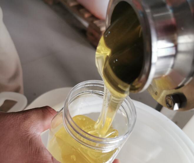 吃蜂蜜能有哪些好处和坏处,长期吃蜂蜜有什么好处和坏处