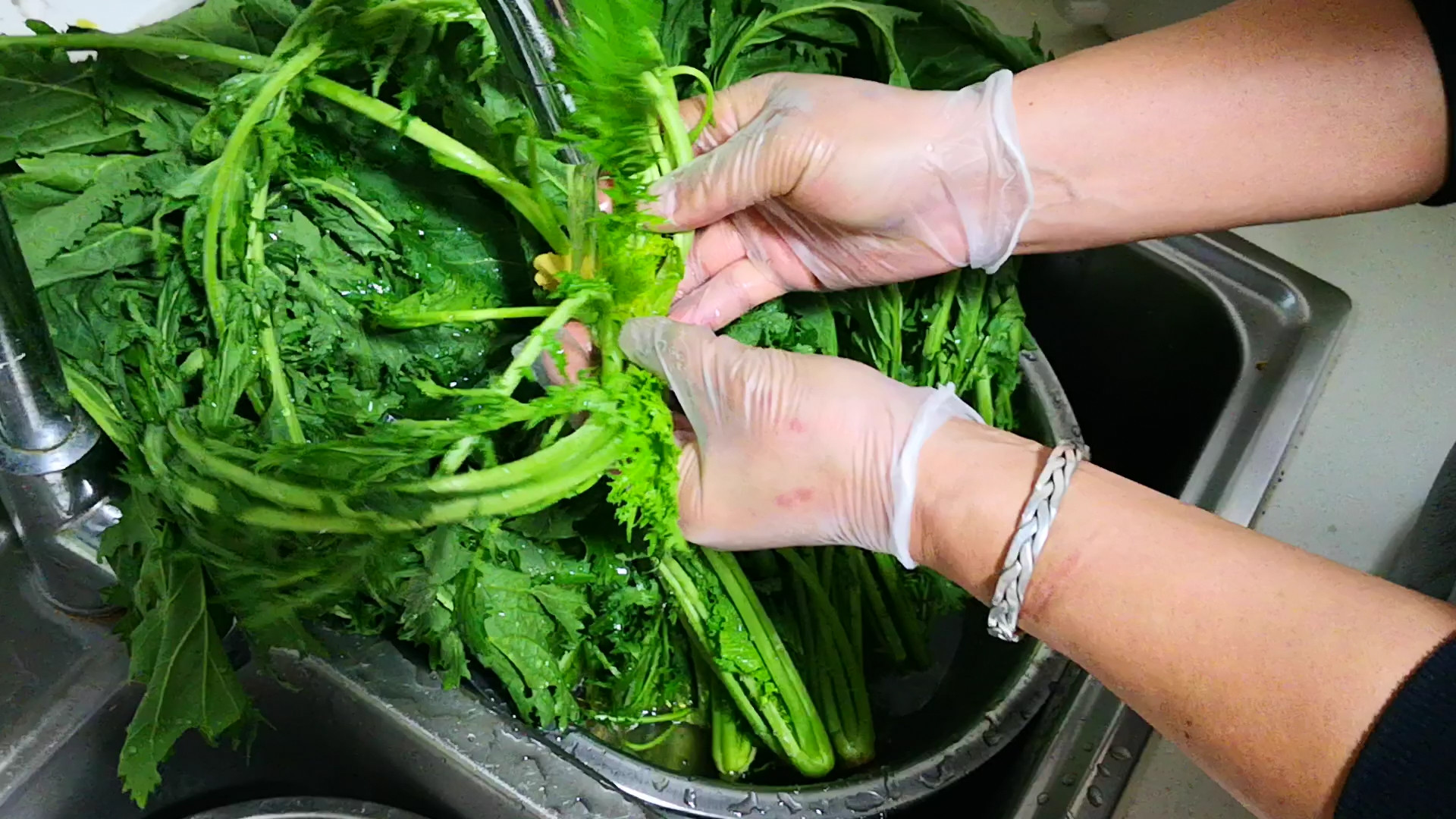 雪里红炖肉怎么炖好吃,腌雪里红的现做现吃方法