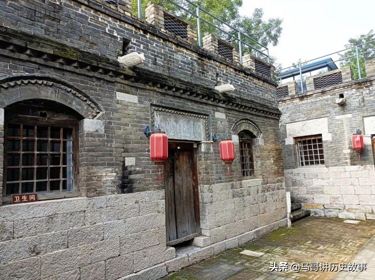 河南省鹤壁市鹤山区西杨邑村秦家大院门楣“道德广居”与传统文化