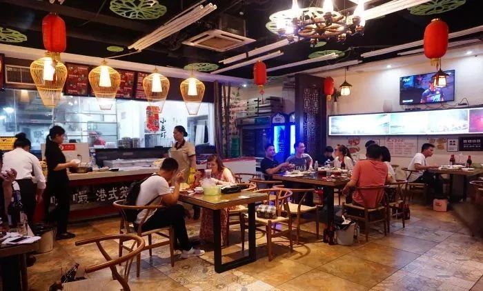 南宁美食推荐必吃龙虾,南宁最好吃的五香龙虾