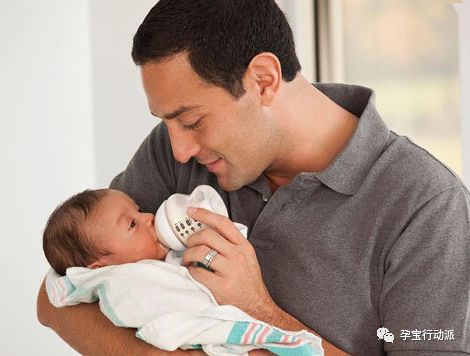 新生儿呕奶和吐奶的区别,宝宝呕奶的处理方法