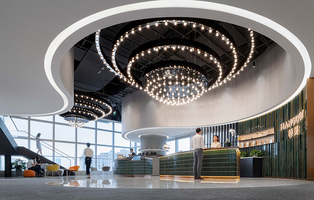 高级工业风尚游游戏深圳办公设计欣赏