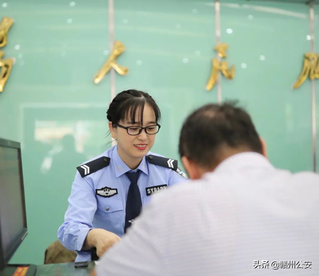 【我为群众办实事】逃犯网吧被带走,再推便民措施……赣州警方在行动!