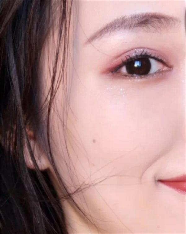 打造雾面妆,卡姿兰控油遮瑕粉底怎么选