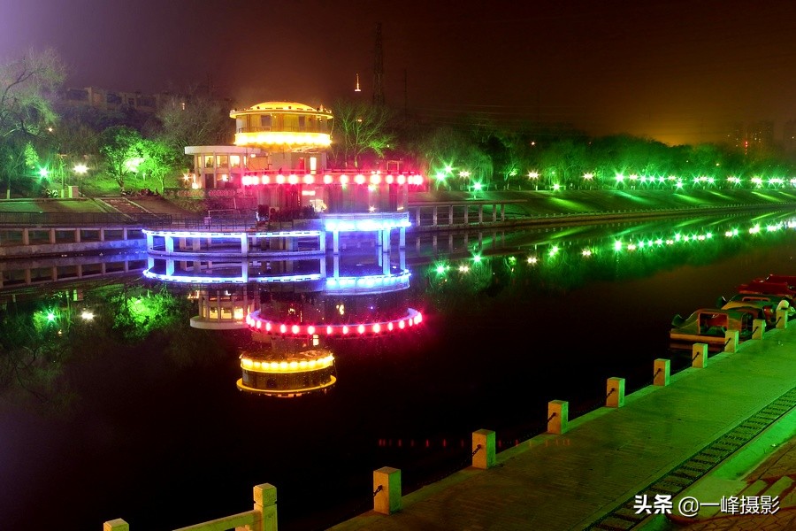 三大技巧助你拍出精彩夜景人像,夜景人像对焦技巧图
