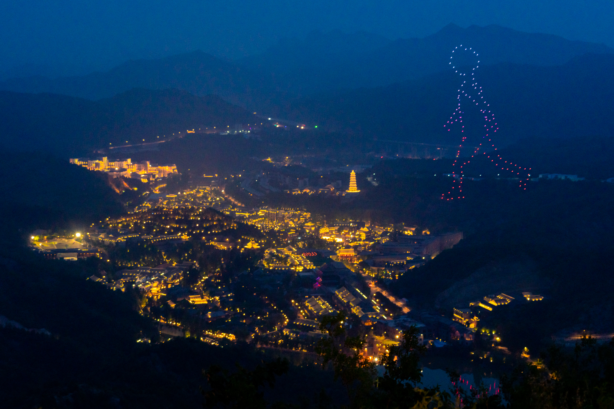 司马台长城的壮观雄奇+北方人的梦里水乡,都在这座京郊水镇了