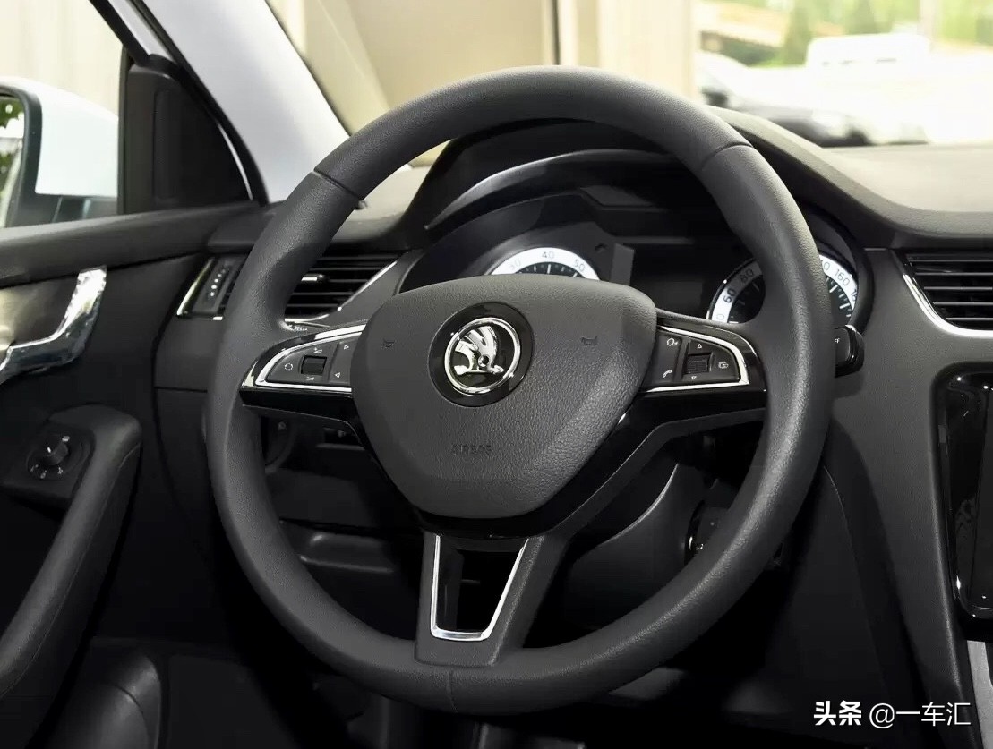 同为大众mqb平台选迈腾还是帕萨特,同为mqb平台迈腾和帕萨特该怎么选