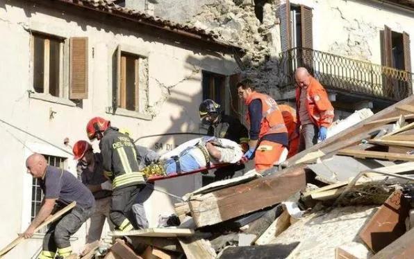 意大利已成“人间炼狱”，中国主动帮别国穿上防弹衣