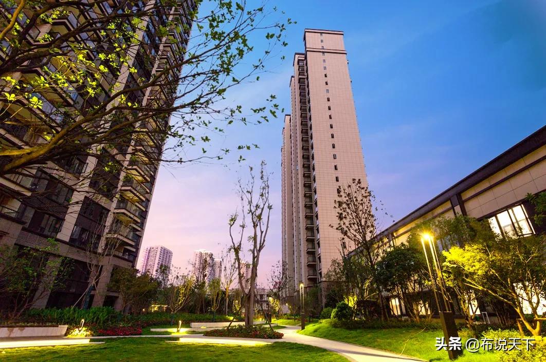 这盘一路爆火！人气沸腾长沙！卖毛坯！一线河景！黄金C位