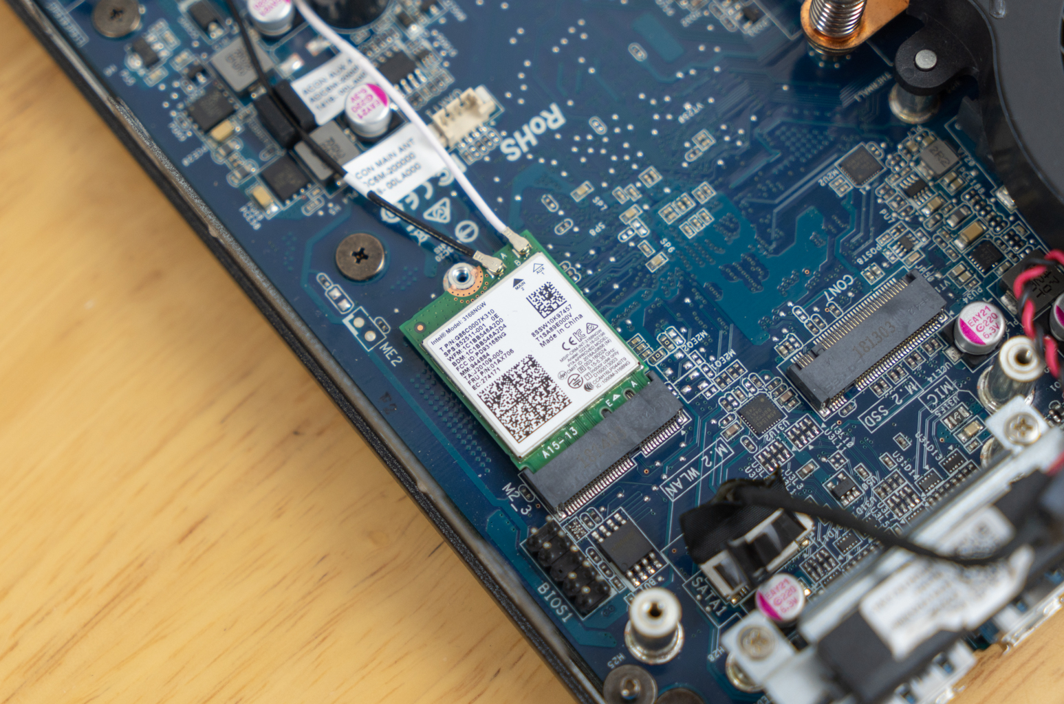 主打烧友极客的企业级超级mini台式机，极夜T80M测评！