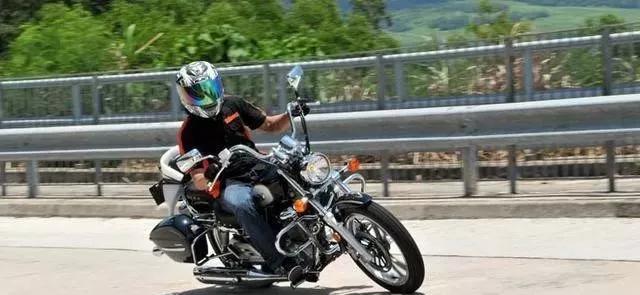 豪爵巡航车悦酷gz150排量,豪爵gz150用15w40机油好还是10w30