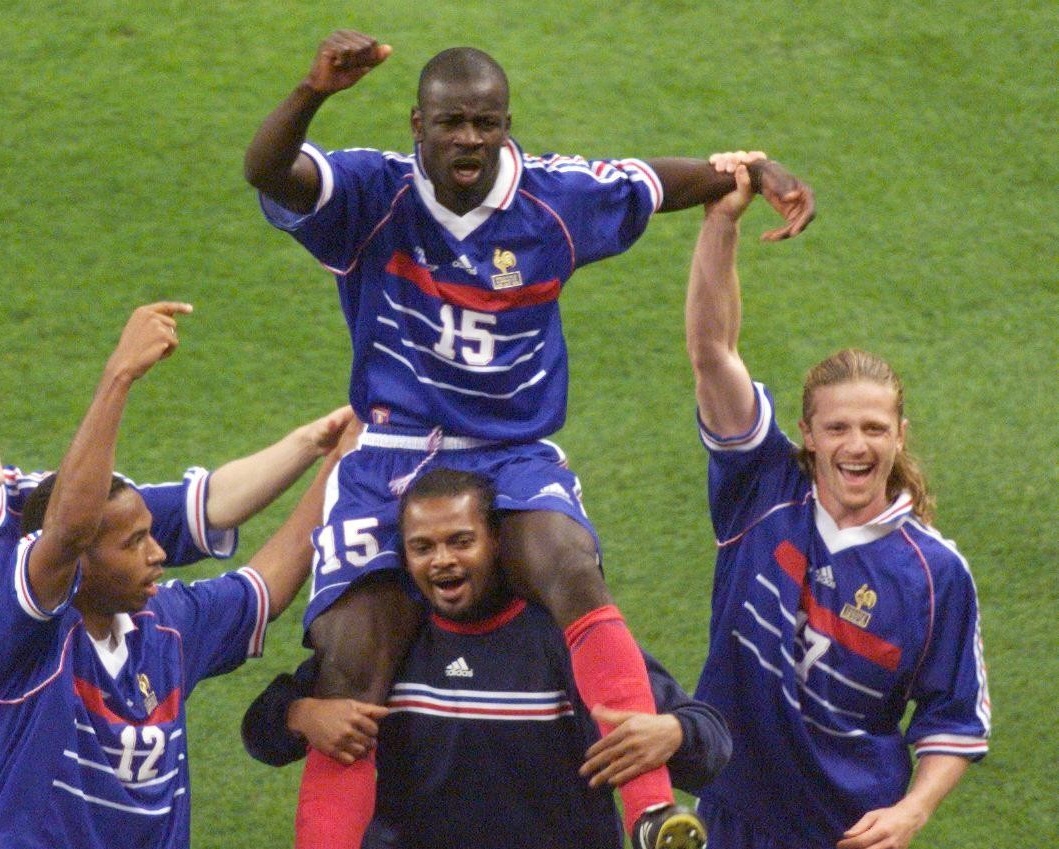 十大最好右后卫,21世纪右后卫十大最佳排名