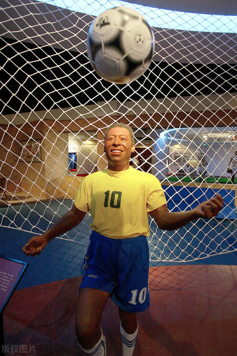 球王贝利的乌鸦,球王贝利使用什么艺术手法