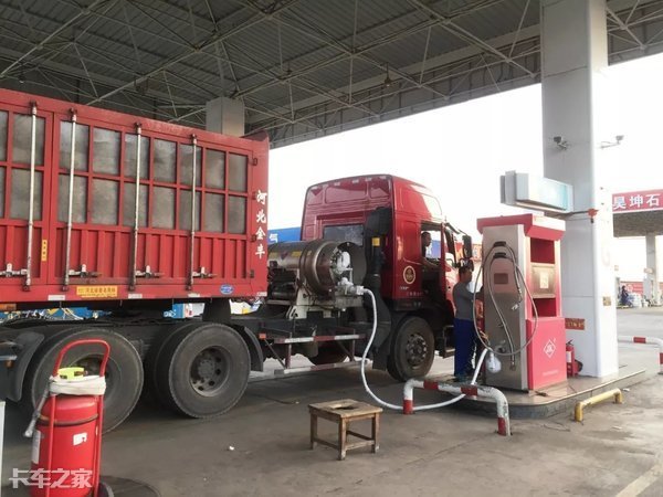 重卡lng选哪一款车最好,国六lng牵引车哪个品牌好