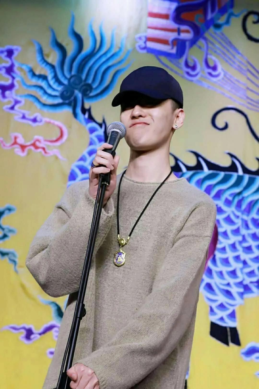 张云雷原来的发型,张云雷换了发型才火的