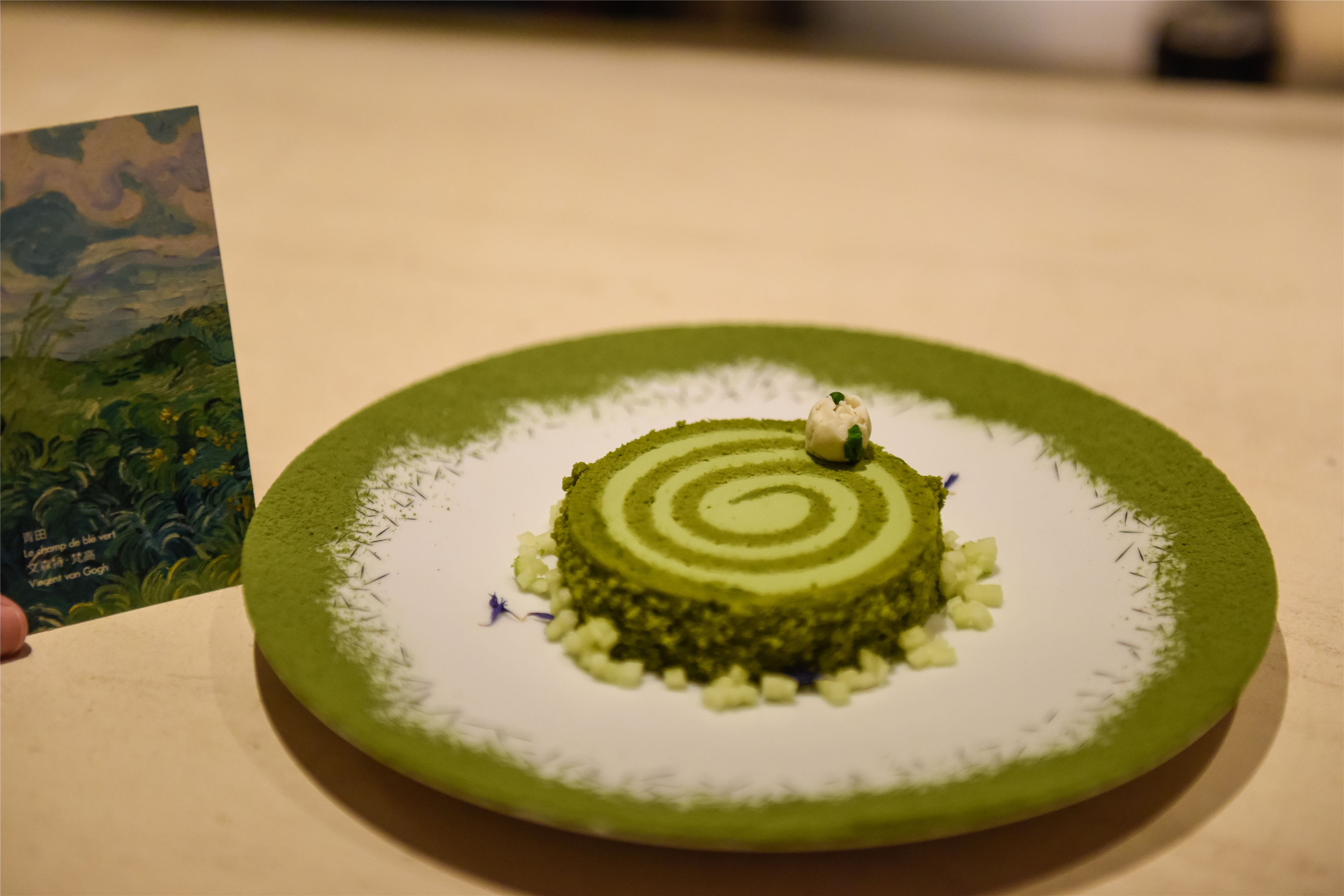 北京王府井又多了间超高颜值茶聚场，超现实主义印象派茶园