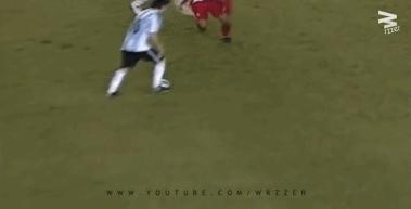 梅西和梅球王对决,这就是球王梅西的21大经典过人