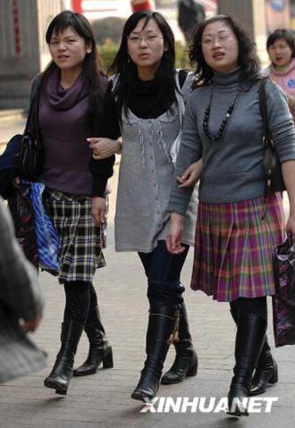 女生老是觉得自己丑咋办,如果女生觉得自己长得丑怎么办