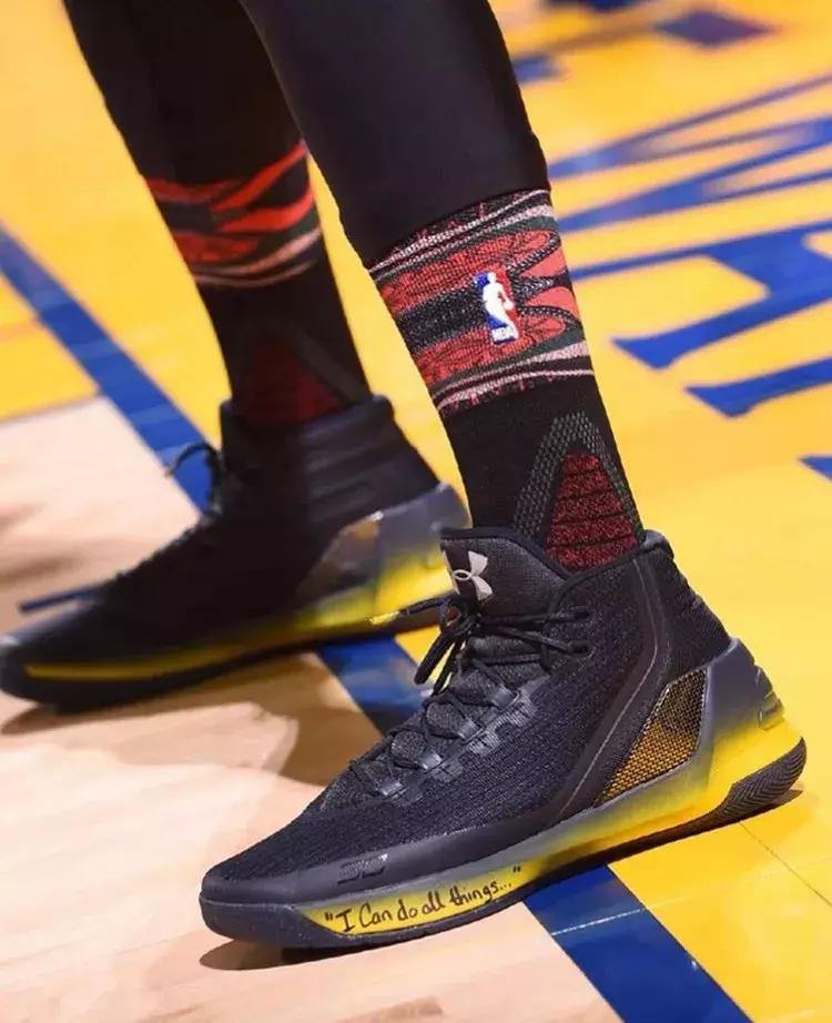 nba巨星库里最新球鞋,库里最新款签名球鞋