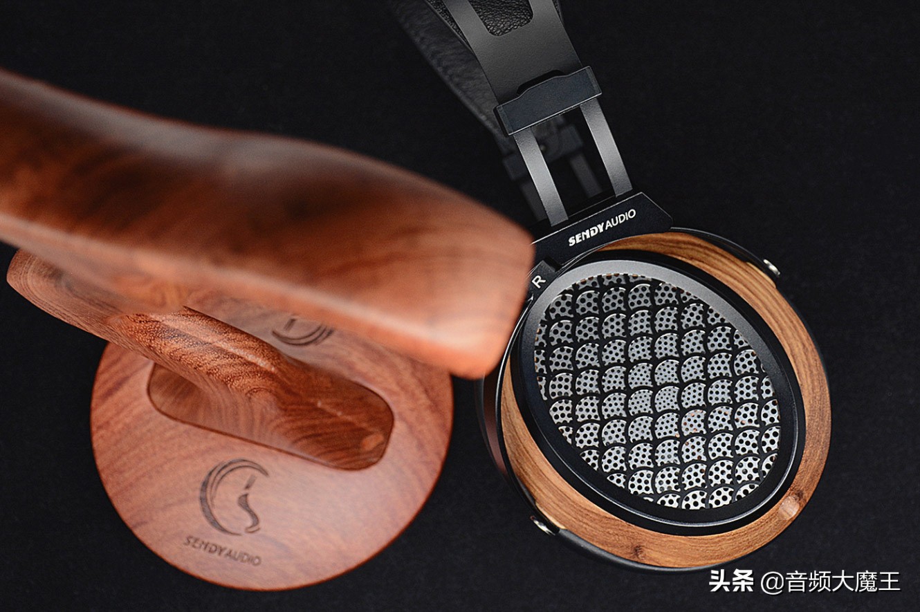 SendyAudio黑美人Aiva开箱篇：木匠与美人