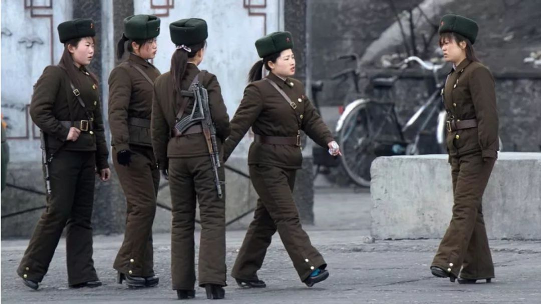 高颜值的朝鲜女兵,70年代朝鲜女兵