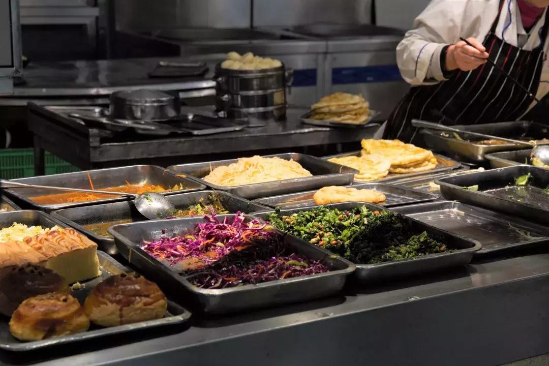 叫醒你的不是闹钟是给孩子做饭,清晨叫醒你的不是闹钟