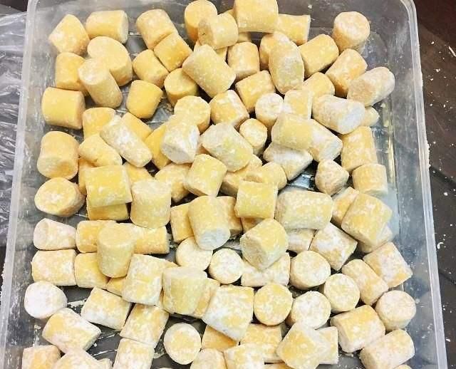 怎样做出来的芋圆才q弹松糯,芋圆怎么做才不粘牙