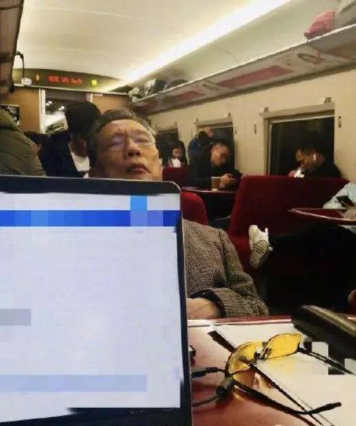 武汉封城第9天，这30张照片看得我泪流满面