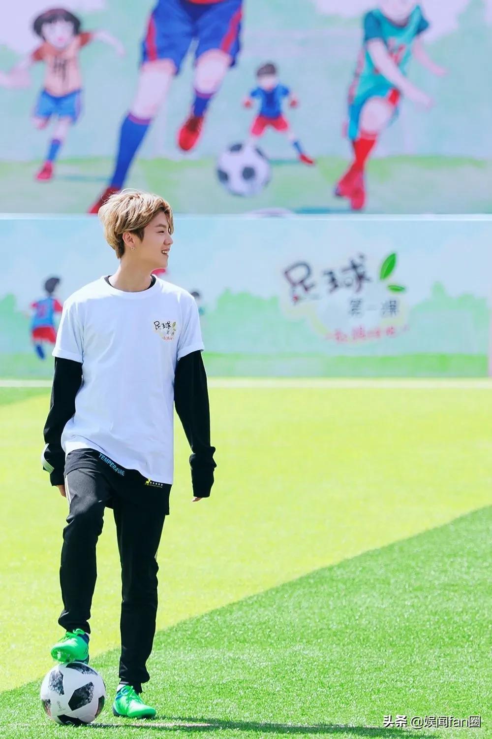 鹿晗关晓彤怎么认识的,热巴鹿晗什么时候认识