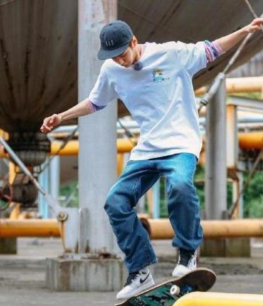 简直是教科书般的钢铁直男,钢铁直男教科书教学