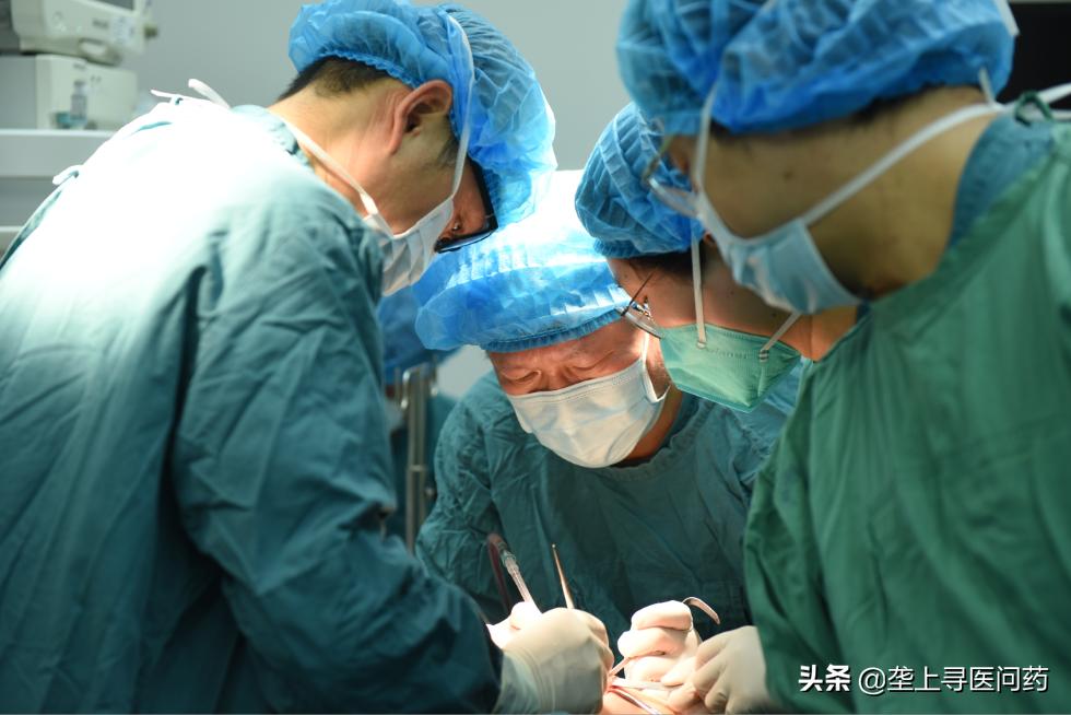 吃槟榔导致舌头癌是什么样的,男子嚼槟榔确诊舌癌