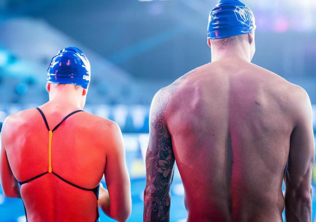 女孩子练游泳会把肩膀练宽吗,游泳能把肩膀练宽吗