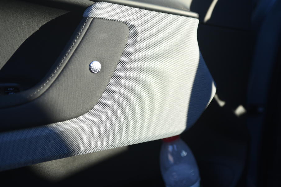 特斯拉新款model3与极星2,特斯拉新款model3和极星2