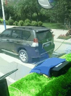 搞笑gif趣图你喜欢女神还是女汉子,搞笑gif趣图妹子健身辛苦吗