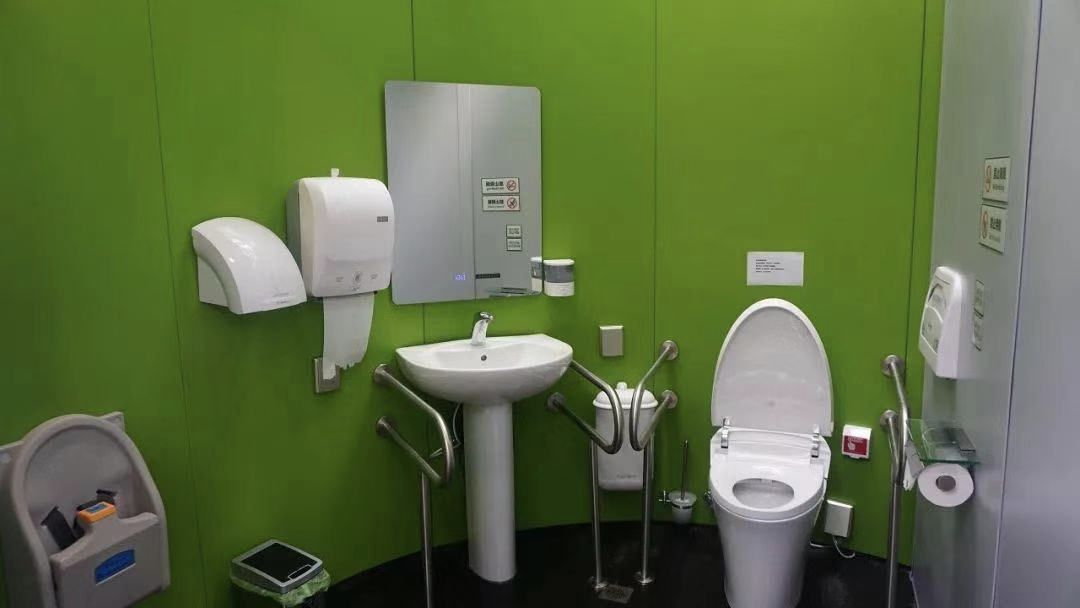 深圳，一个连拉屎都要发朋友圈的城市