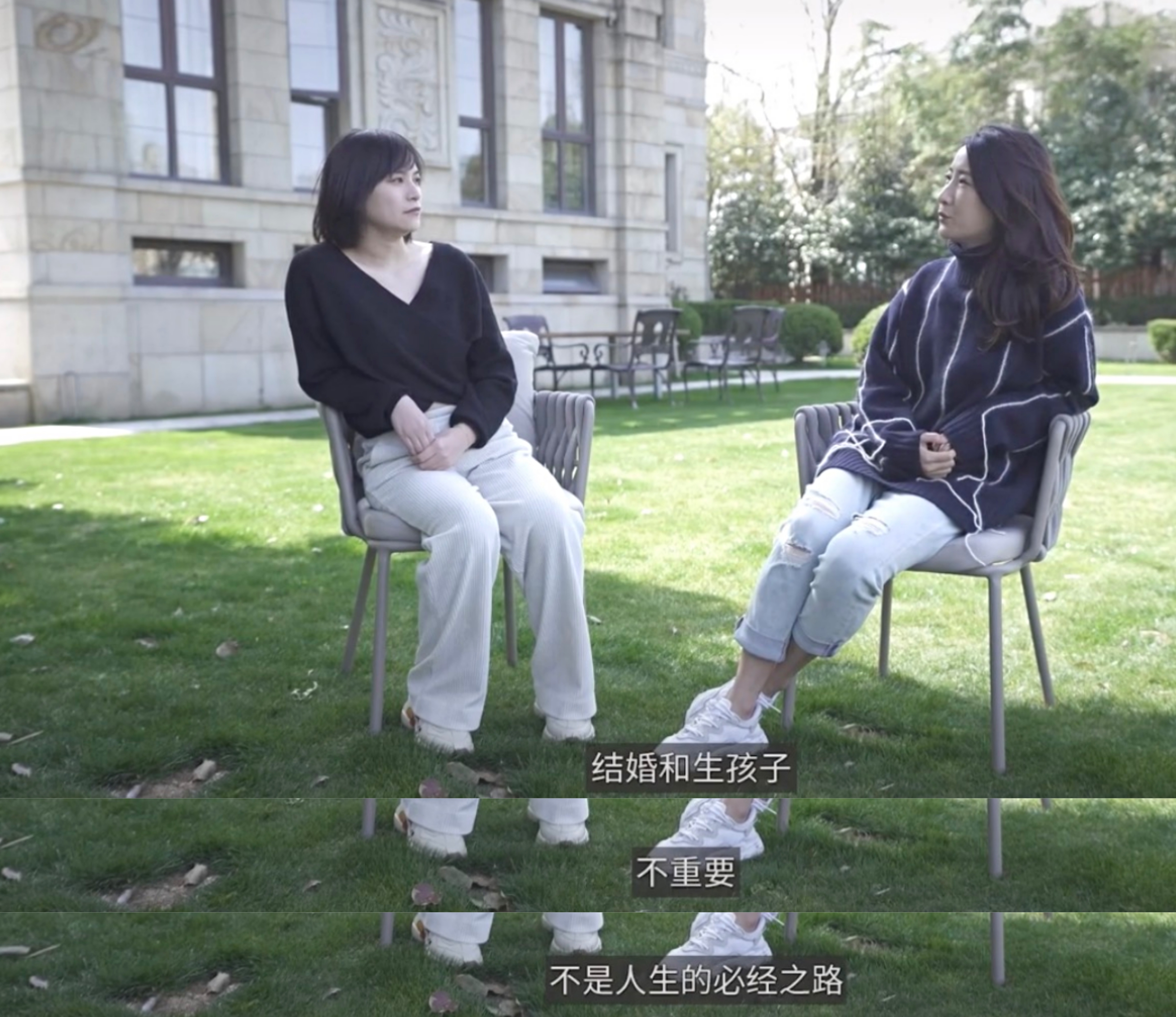 陈赫晒一家四口全家福,陈赫全家出游妈妈晒照其乐融融