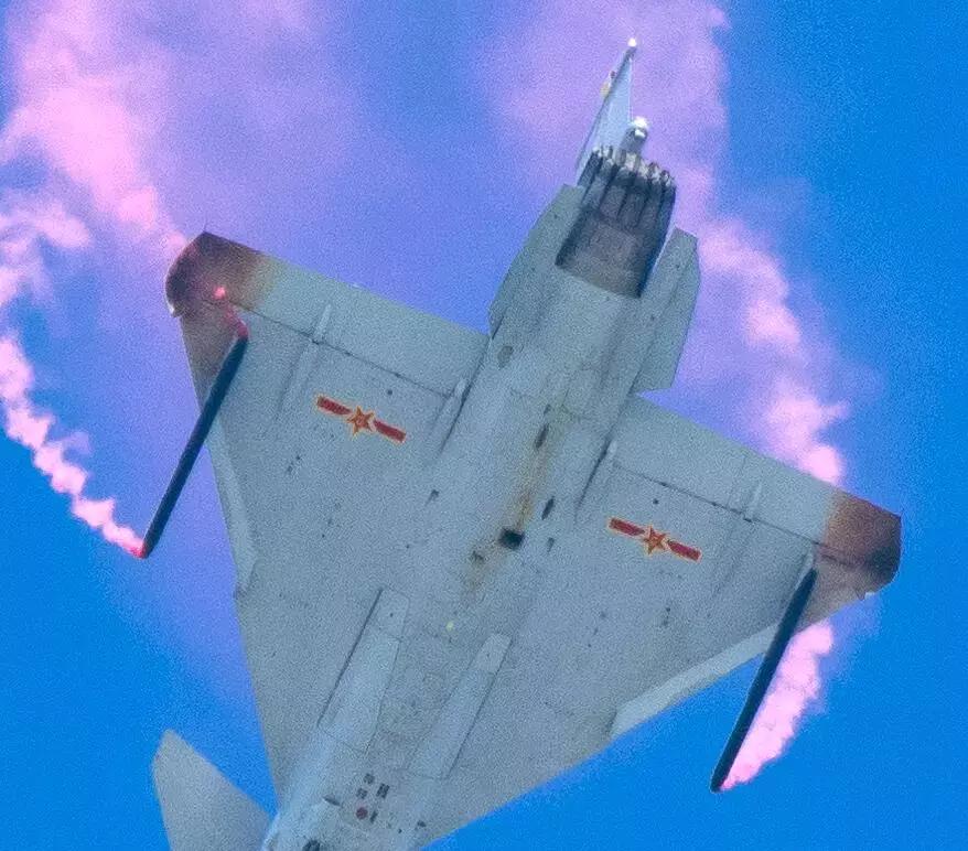 歼10b和f16哪个厉害,歼10b和f2对战