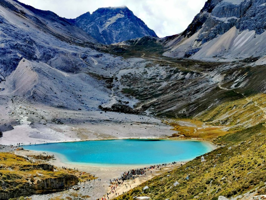 稻城亚丁几月份去最好呢,稻城亚丁几月份去最好海拔多高