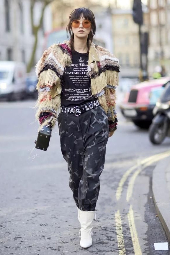 衣柜里总要有一条工装裤,衣柜里只有一条裤子