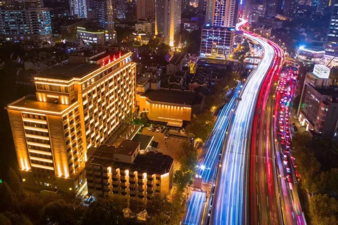 系出名门的融旅饭店