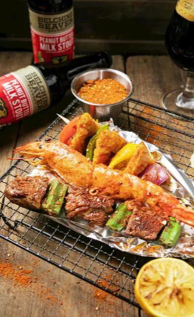 为什么说打死不进厨房,五种人不建议开烧烤店