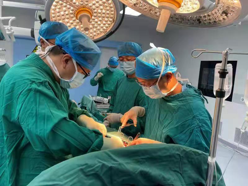 兰大一院心外科连续成功完成3例A型主动脉夹层“一站式”杂交手术填补省内空白